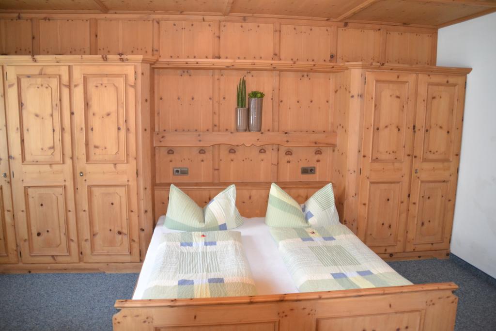 Gaestehaus Christoph Ried im Zillertal Room photo