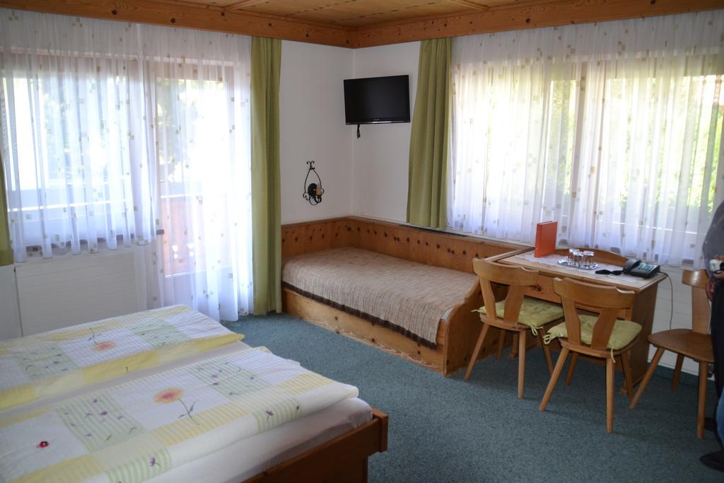 Gaestehaus Christoph Ried im Zillertal Exterior photo
