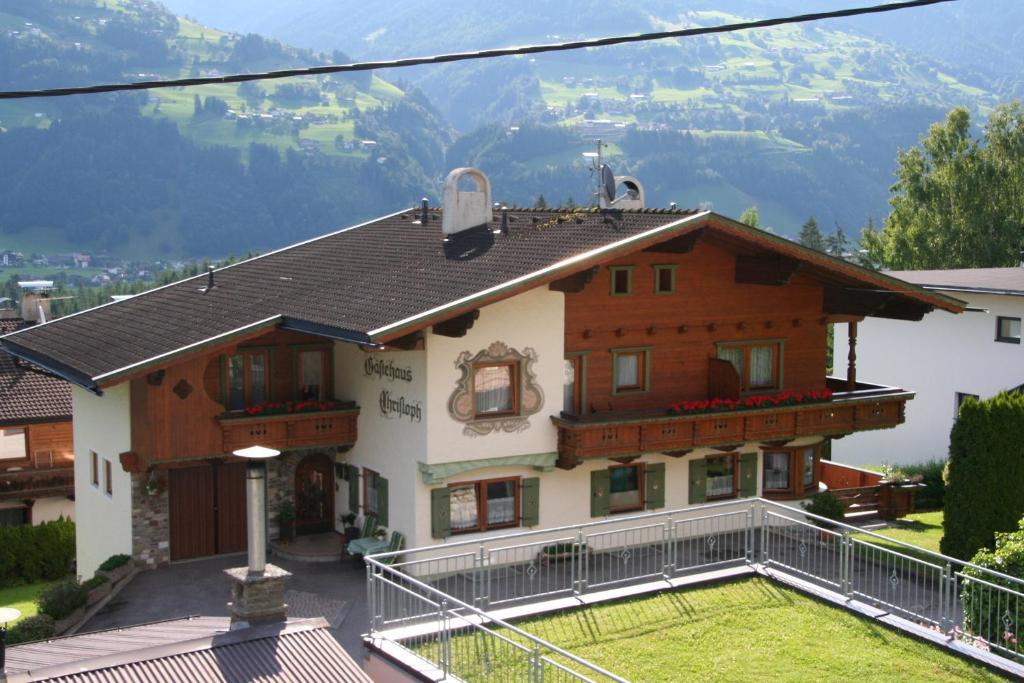 Gaestehaus Christoph Ried im Zillertal Exterior photo
