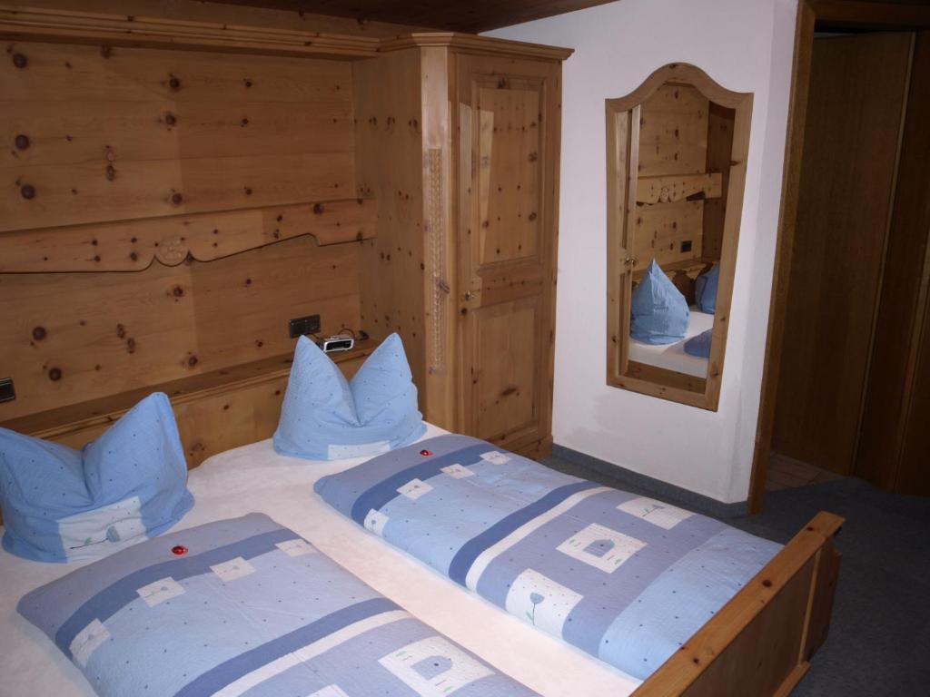 Gaestehaus Christoph Ried im Zillertal Room photo